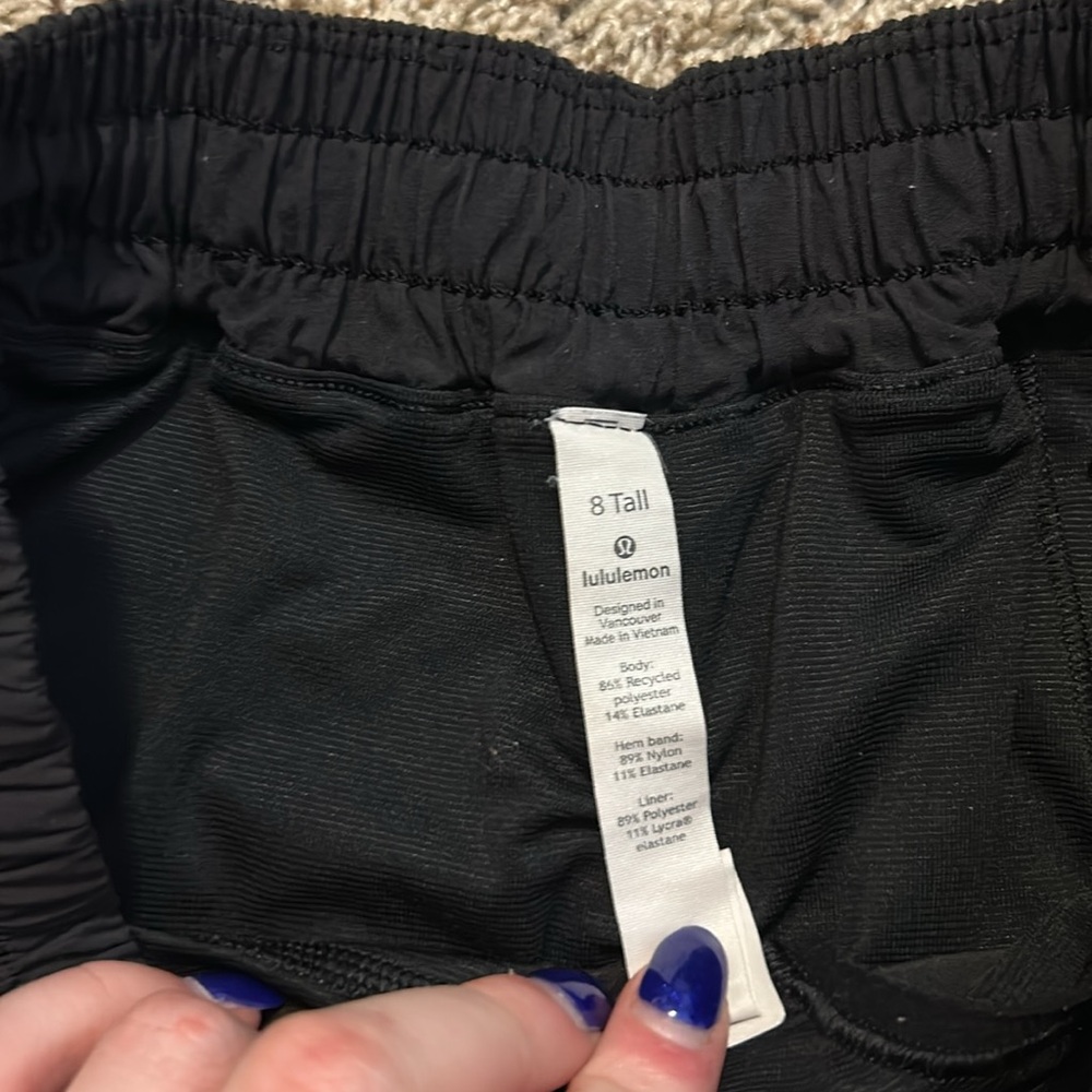 Lululemon black 2.5” hotty hot shorts - Picture 2 of 4